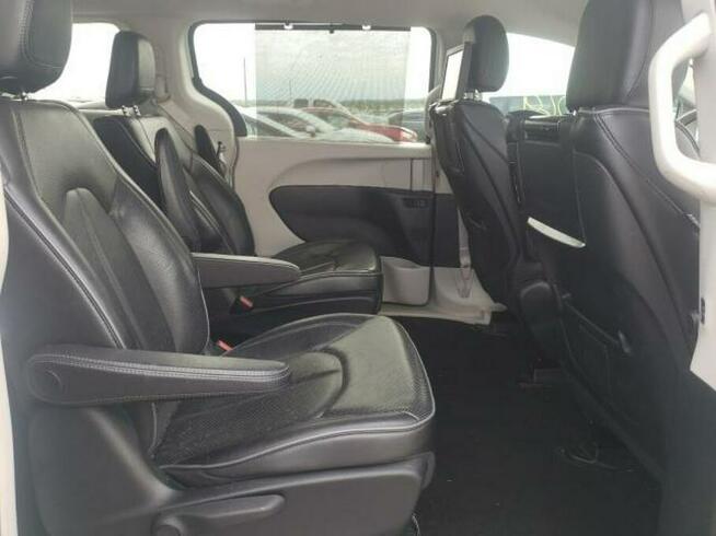 Chrysler Pacifica 2018, 3.6L hybryda, po gradobiciu