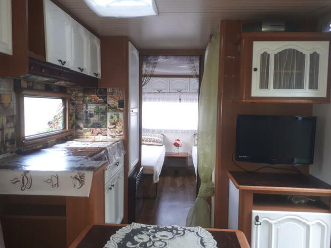 Odnowiona przyczepa kempingowa Do