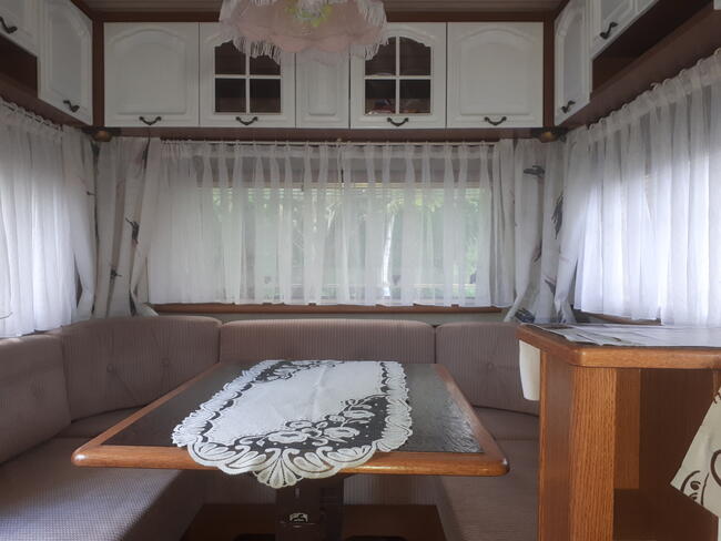 Odnowiona przyczepa kempingowa Do