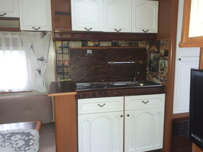 Odnowiona przyczepa kempingowa Do