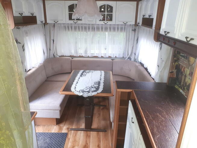 Odnowiona przyczepa kempingowa Do