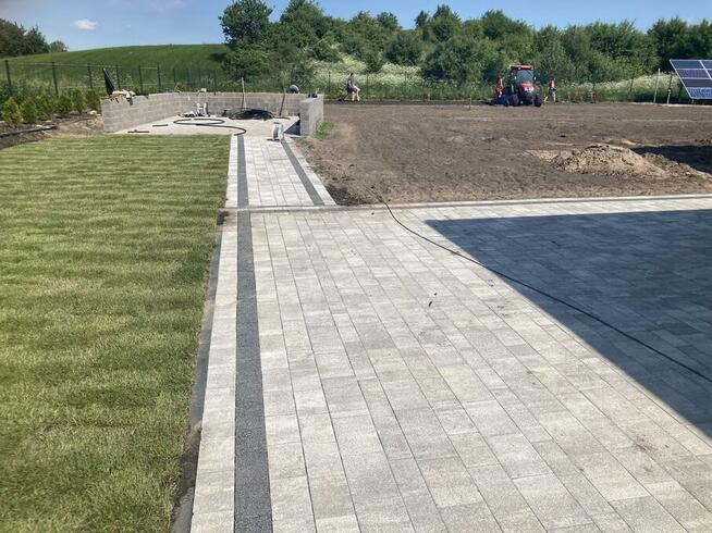 Trawnik, trawa z rolki, nawadnianie, prace ziemne