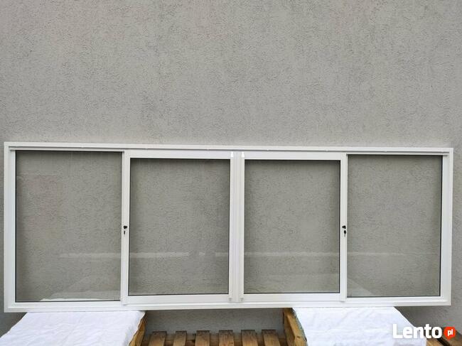 Okno przesuwne do przyczepy gastronomicznej