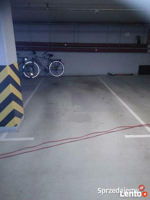 Wynajmę miejsce parkingowe w garażu podziemnym - Wilanów