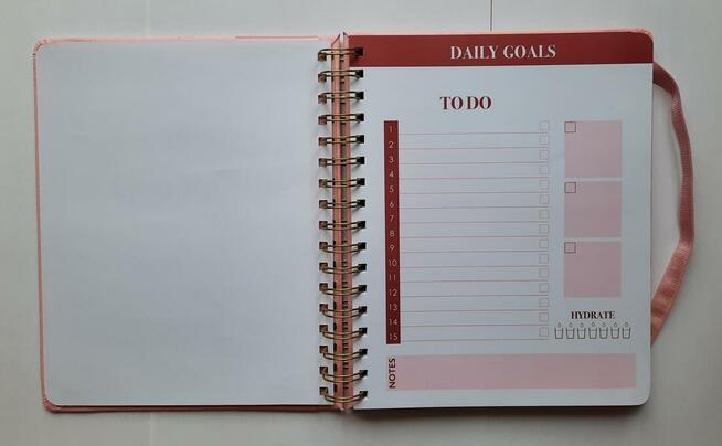 Różowy pikowany organizer osobisty pink planner