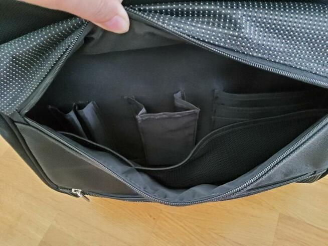 Torba/walizka biznesowa na kółkach Toshiba