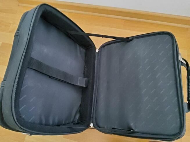 Torba/walizka biznesowa na kółkach Toshiba