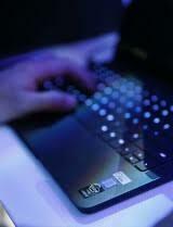 Przestępstwa -w Internecie Marek Zarządzki Radca Prawny