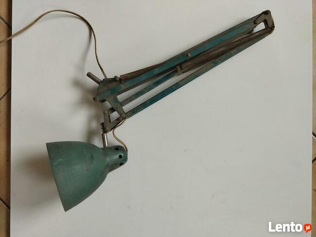 Lampa industrialna uchylna na sprężynach z lat 50 - 60 .