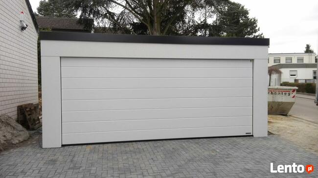 Garaż blaszany tynkowany