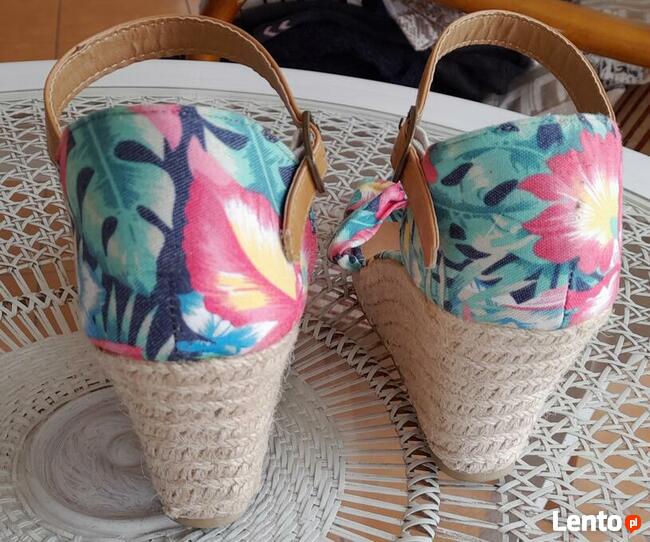 Eleganckie sandały na koturnie, espadryle rozm. 40, jak nowe