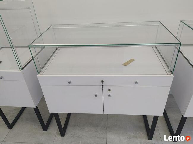 TANIO PRODUCENT meble sklepowe regały gabloty lady sklep