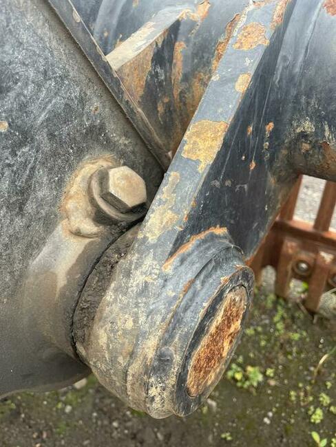 Chwytak łupinowy 2,5 m3 z rotatorem i zawiesiem