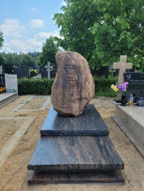 Pomniki z Granitu. PROMOCJA NA POMNIKI Z WYSTAWY