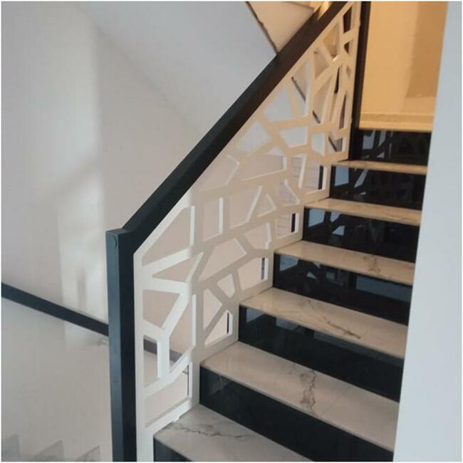 Balustrada wewnętrzna ażurowa