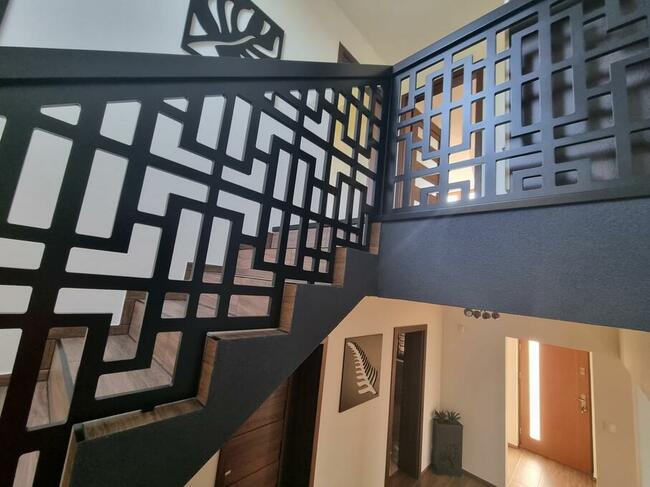 Balustrada wewnętrzna ażurowa