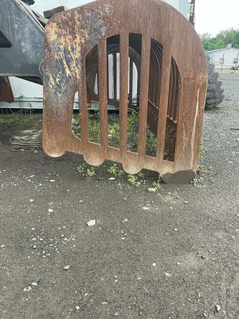 Chwytak łupinowy 2,5 m3 z rotatorem i zawiesiem