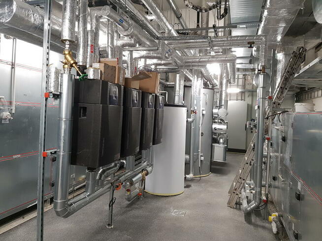 ELEKTRYK I HYDRAULIK ORAZ POMOCNI