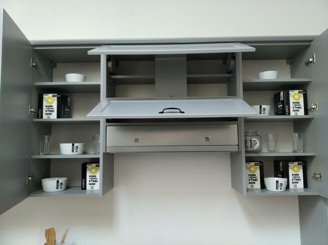 Zestaw mebli kuchennych RAL 7004 z blatem Dąb Lancelot