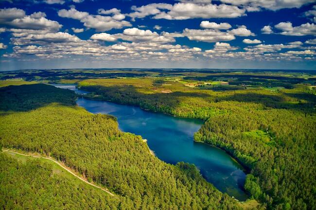 Działka nad jeziorem w sercu Kaszub