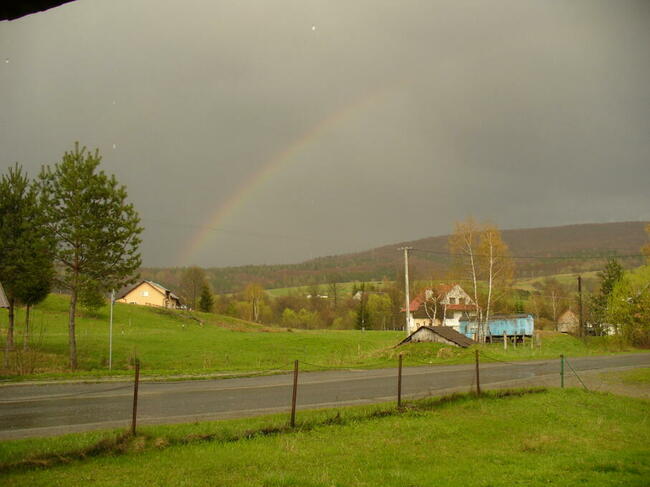 Urokliwa działka ze 100-letnim domem w Beskidzie Niski