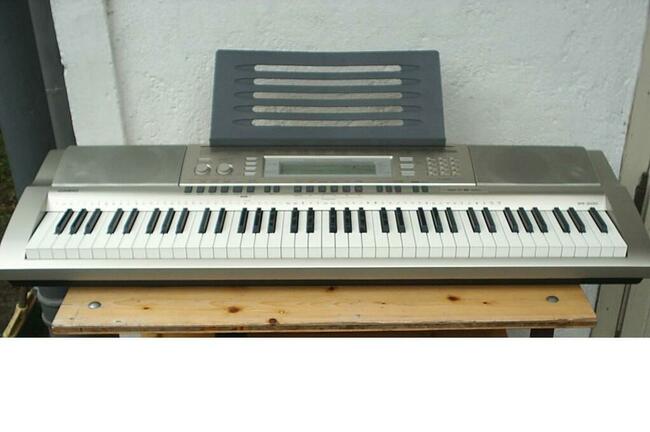 Keyboard Casio WK-200 z osprzętem, 6 oktaw, pianino
