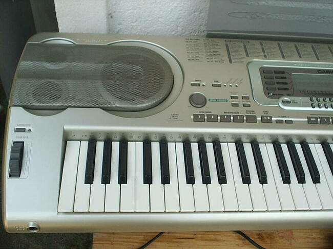 Keyboard Casio WK3300 z osprzętem, 6 oktaw, dynamika