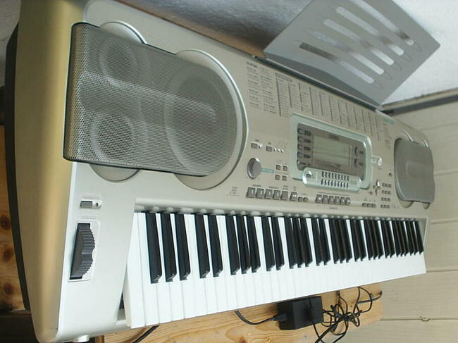 Keyboard Casio WK3300 z osprzętem, 6 oktaw, dynamika