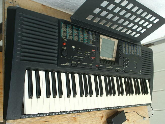Keyboard Yamaha PSR-330 z osprzętem, klawiatura dynamiczna