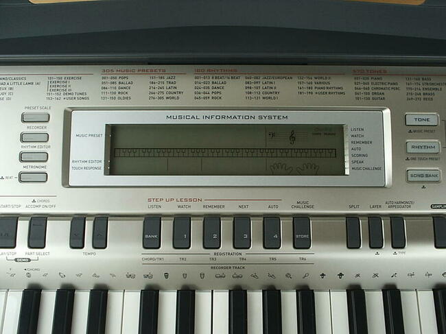 Keyboard Casio WK-200 z osprzętem, 6 oktaw, pianino
