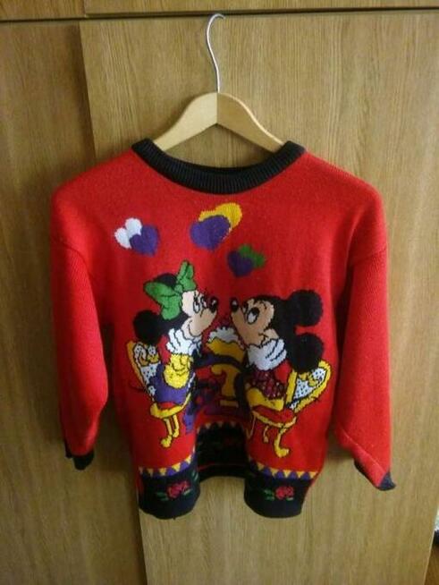 Kiczowaty sweter bardzo modny w USA