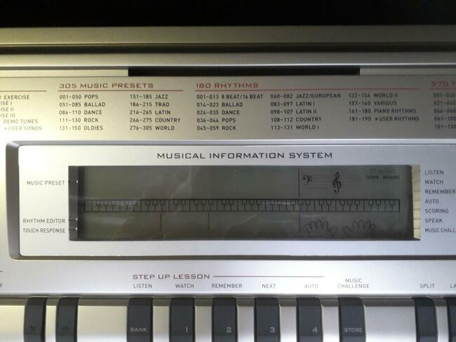 Keyboard Casio WK-200 z osprzętem, 6 oktaw, pianino