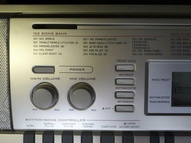 Keyboard Casio WK-200 z osprzętem, 6 oktaw, pianino