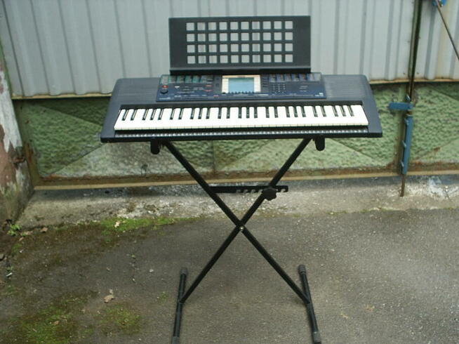 Keyboard Yamaha PSR-330 z osprzętem, klawiatura dynamiczna