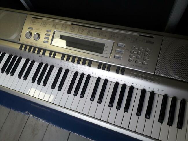 Keyboard Casio WK-200 z osprzętem, 6 oktaw, pianino