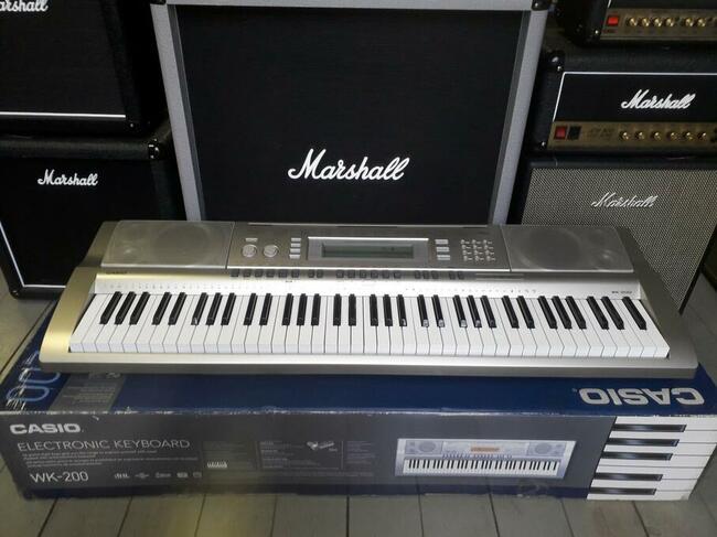 Keyboard Casio WK-200 z osprzętem, 6 oktaw, pianino
