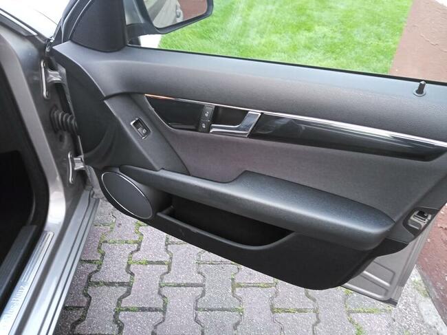 MERCEDES C KLASA SUPER STAN