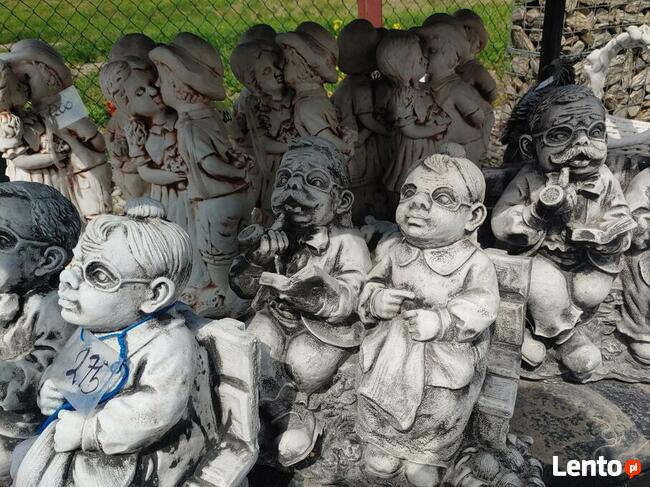 Figura babcia z dziadkiem na ławce - super prezent