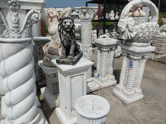 Postumenty betonowe - do ogrodu