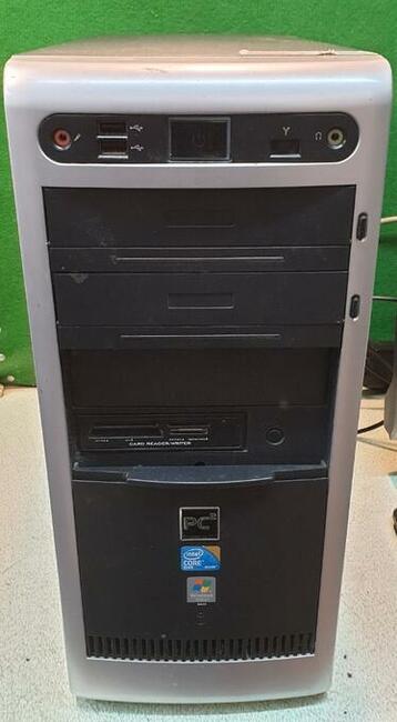 Komputer 4 rdzeniowy z wydajną grafiką W pełni sprawny