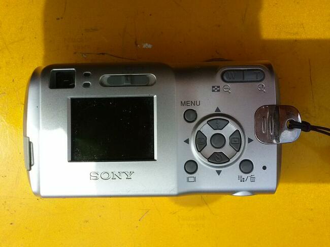 Aparat cyfrowy, 80 zł.