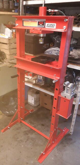 Garaż , warsztat do wynajecia na godziny i drobne naprawy