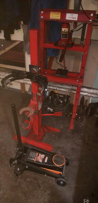 Garaż , warsztat do wynajecia na godziny i drobne naprawy