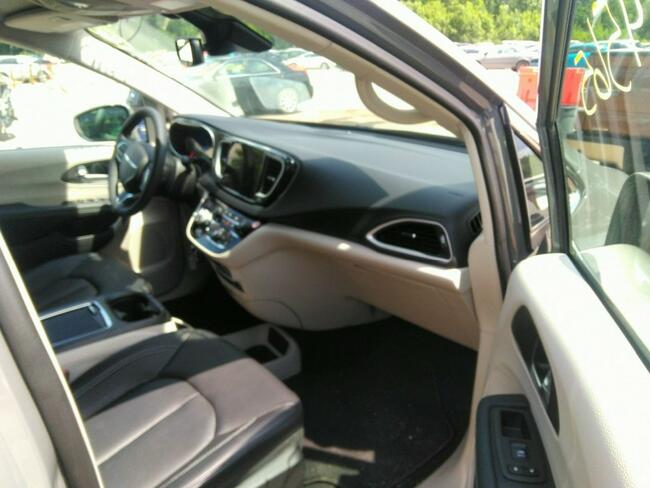 Chrysler Pacifica 2021, 3.6L, od ubezpieczalni