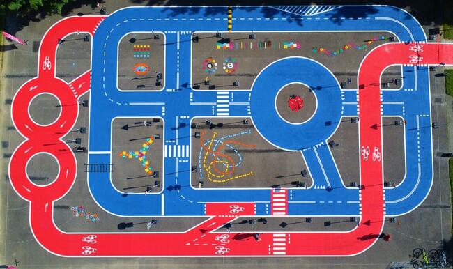 Stacjonarne miasteczko rowerowe, oznakowanie poziome.