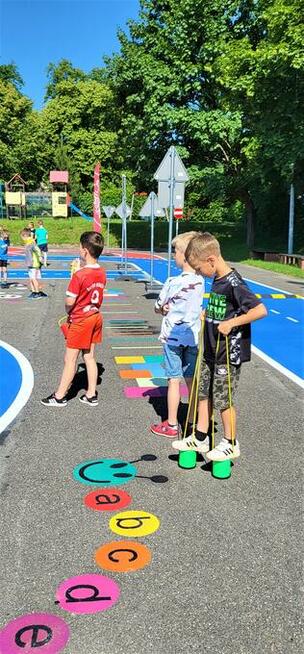 Stacjonarne miasteczko rowerowe, oznakowanie poziome.