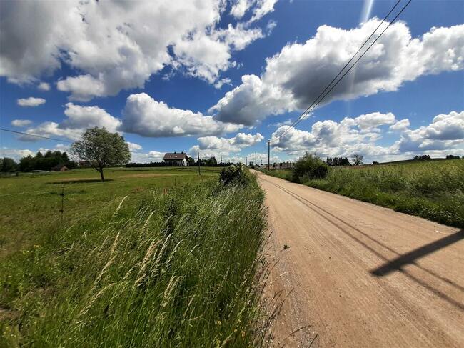Działka budowlana w Chruścielach