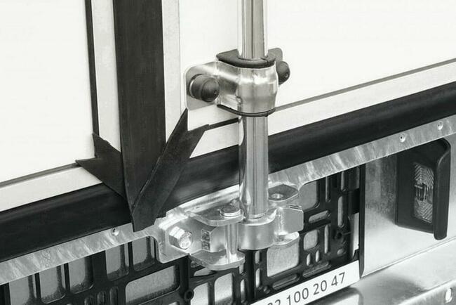 Unitrailer Przyczepa kontener FURGON 2-osie 300X148