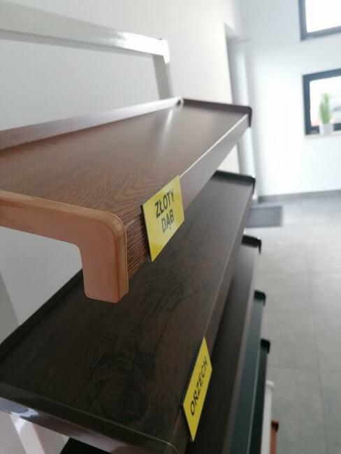 Parapety stalowe zewnętrzne z wysyłką do klienta