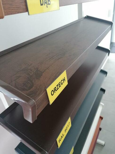 Parapety stalowe zewnętrzne z wysyłką do klienta